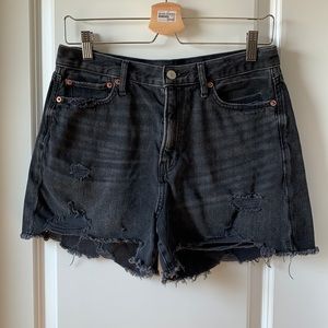 AE 90’s boyfriend shorts